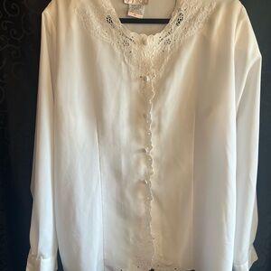 Vintage White Embroidered Button-Front Women’s Blouse